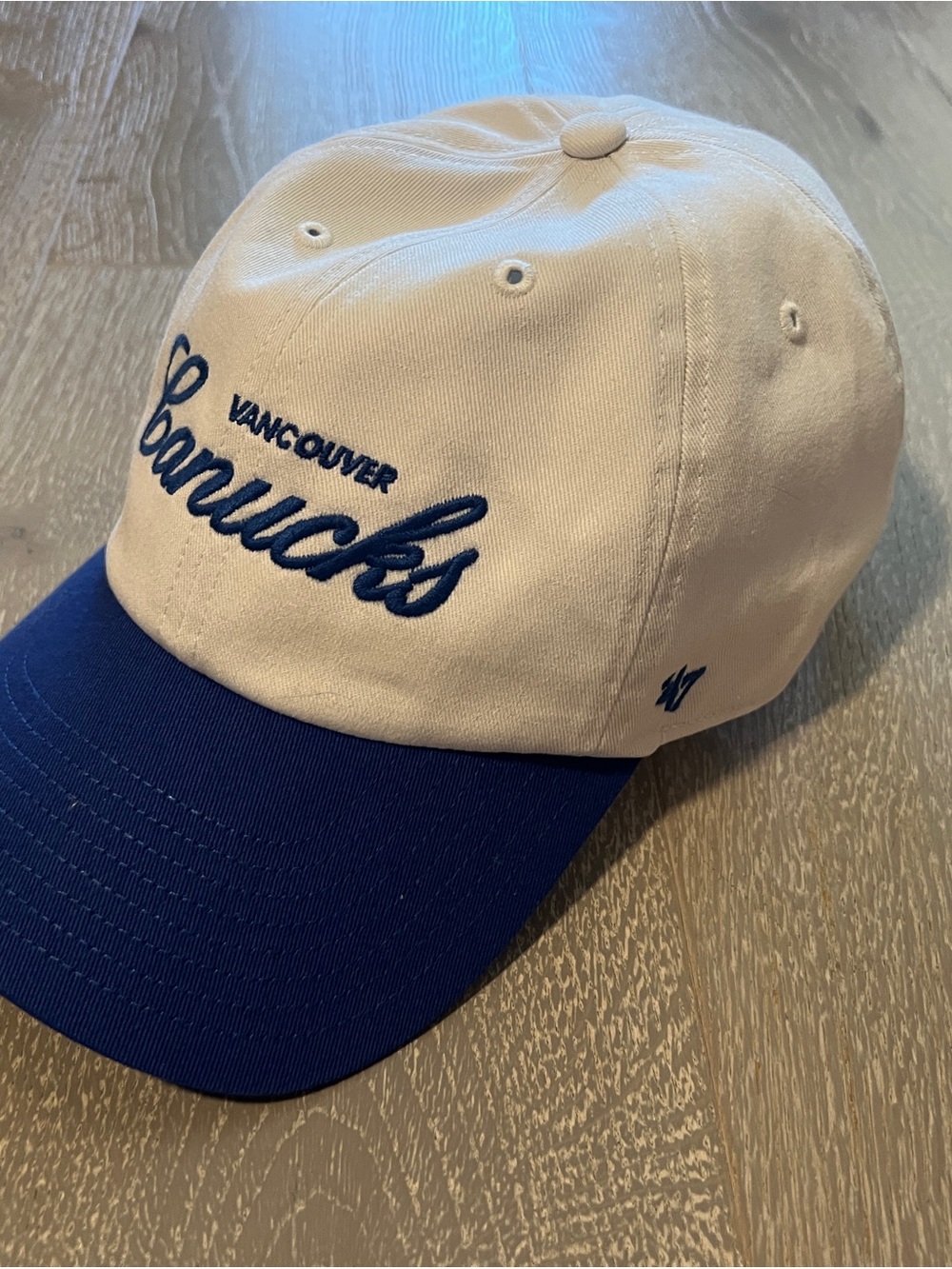 Vancouver Canucks 47 Brand Baseball Cap - White & Blue